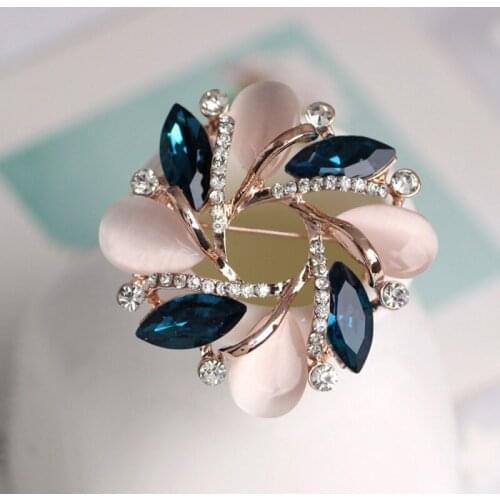 Handmade Women Dress Sweater Decorative Pin Ornament Women Fashion Brooches Pin Crystal Bauhinia Shape Brooch Accessories