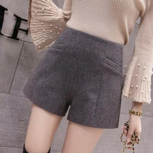 Winter Thickened Laidies Shorts Women Korean High Waisted Red Woolen Shorts Women Fashion Solid Slim Loose Black Booty Shorts