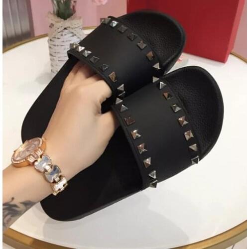 2021 new slippers mens summer fashion personality trend sandals outdoor anti slip one word beach couple drag