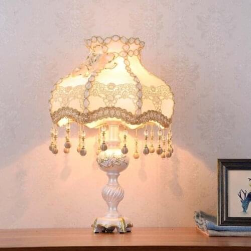 Mini European-style table lamp bedroom lamp princess garden wedding wedding bedside wedding room decoration table lamp