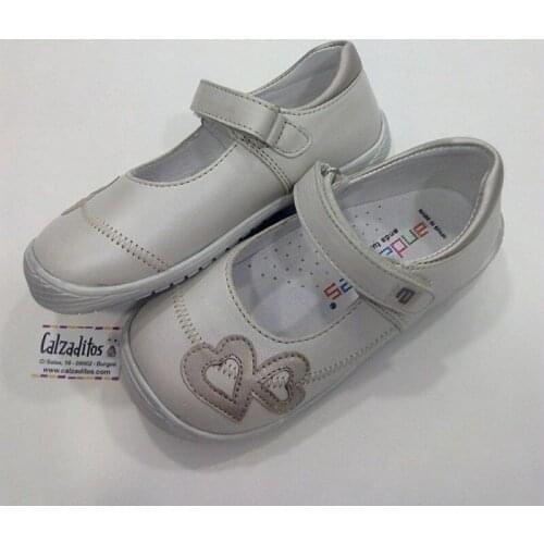 Pearly beige leather goods with velcro, of Andanines