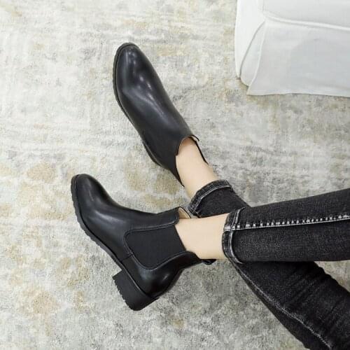 Womens shoes in large short boots 41-43 Chelsea boots flat shoes 40 41 womens boots in spring and winter