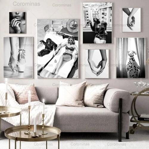 Black White Wall Art Hand In Hand Smoke Girl Sexy Fashion Posters and Prints Canvas Painting Wall Pictures for Living Room Decor