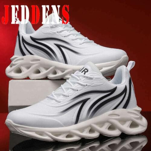 Light Soft Sports Shoes for Men Blade Breathable Running Shoes Man Sport Shoes Platform Large Size Mens Sneakers Chaussure Q25