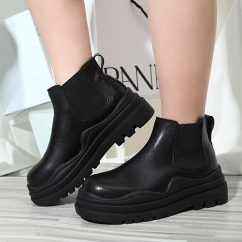 Womens Short Boots Slip On Chelsea Ankle Boot Women Leather Platform Flat Shoes Ladies Non-slip Casual Female Footwear New 2021