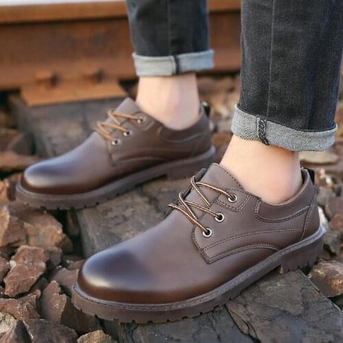 2019 Spring and Autumn Mens Martin Shoes England Casual Business Shoes Tooling Breathable Men Dress Shoes