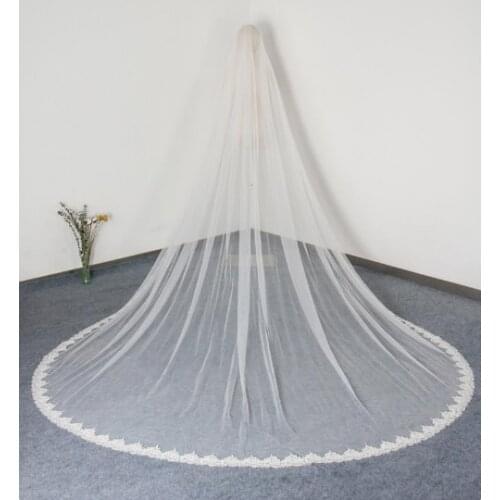 Gorgeous Lace Edge Wedding Veil One Tier Lace Trim Cathedral Bridal Veil Beige/White/Ivory Bride Veil Elbow,Fingertip,Waist,Chap