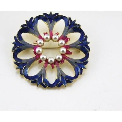 2020 Free shipping new European and American style Enamel Imitation pearls Bouquet fashion delicate brooch