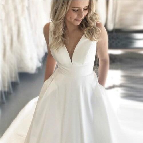 A-line V Neck Wedding Dress Sleeveless Satin Floor Length Vestido De Novia Customized Robe De Mariee Backless with Pockets