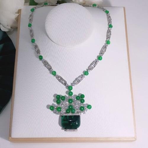 Fashion Luxury Green Chalcedony Necklace Womens Fowers Shiny Classic Brand Jewelry Hot Sale Party Wedding Lucky