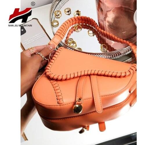 NAN JIU MOUNTAIN 2021 Woman Bag Solid Color Woven Pillow Bag Classic Ethnic Style One Shoulder Diagonal Bag