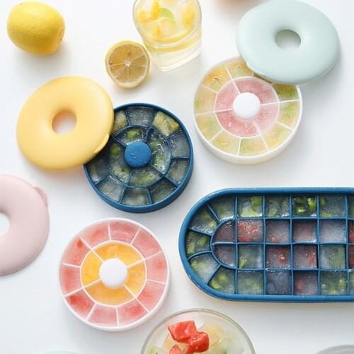 Silicone Ice Tray Mold With Lid Save Space Ice Cube Box Easy-Release Square Ice Cube Trays Molds For Household Kitchen Tools