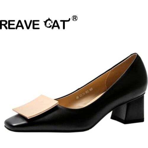 REAVE CAT 2021 Fashion Pumps Genuine Leather Metal Decoration Round Toe Slip On 5cm Chunky Heel Size 34-40 Black Apricot A4322