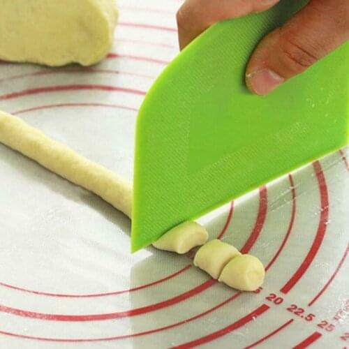 1pc DIY Baking Scraper Butter Knife Plastic Cake Dough Cutter Kitchen Baking Tools