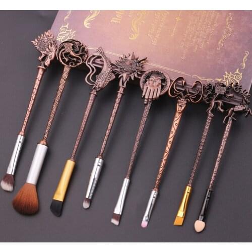 8 Pcs 5 Style Family Crest Shape Makeup Brush Set Film Peripheral Metal Handle Makeup Tool Girl Gift