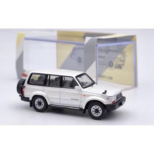 1:64 Master To~ta Land Cruiser LC80 Models Collection Diecast Toys Car Left Cab Gifts White