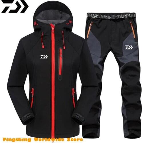 New Winter Thermal Fleece DAIWA Fishing Jacket Men Outdoor Sports Hooded Fishing Coat Waterproof Softshell Jacket And Pants Set