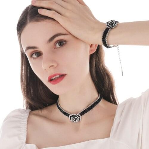 MOGAKU Fashion Black Crystal Rose Short Chokers Necklace for Women Party Nightclub Wedding Shiny Necklace Ladies Elegant Jewelry