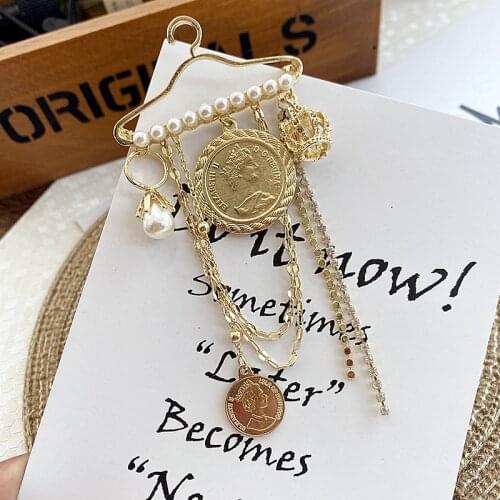 Vintage round crown tassel metal pin brooch clothing hanger pendant pin accessory brooches woman party accessories