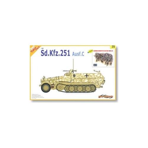 1/35 scale model Dragon 9135 Sd.Kfz.251 / 1 Ausf.C semi-crawler armored vehicles and soldiers