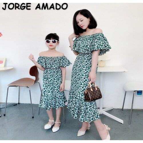 2021 New Summer Family Matching Dress Holiday Green Floral Off Shoulder Mermaid Fishtail Skirt Slim Fit Mum Daughter Suit E2101