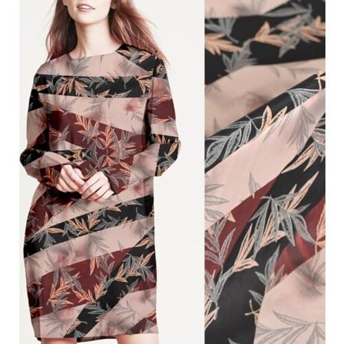 140CM 16MM Irregular Stripe Print Thin Pink Silk Crepe De Chine Fabric for Summer Dress Blouse Skirt Shirt Scarf Pants J043