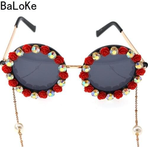 Oversize Women Sunglasses Fashion Beautifully Framed Pearl Flower Tassel Sunglasses Brand Designer oculos de sol feminino