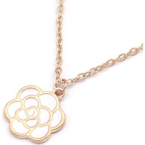 Elegant Female Black White Flower Pendant Necklace Charming Womens Wedding Gold Color Clavicle Chain Fashion Party Jewelry