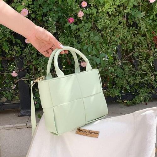 Shoulder Bags For Women Handbag 2021 New Female Designer Beach Trend Simple Solid Korean Bolsas Crossbody Messenger Womens Bag