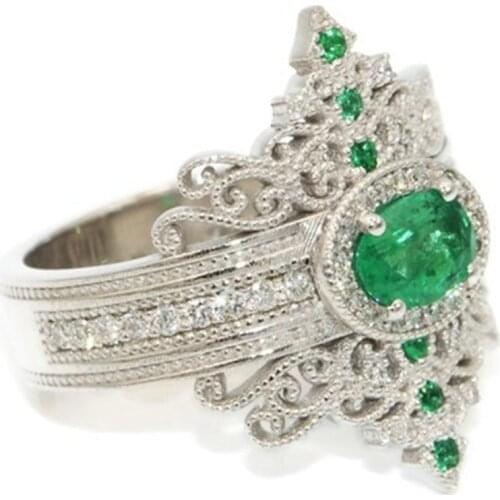 New Retro Bohemian Crystal Inlaid Ring Womens Ring Fashion Aristocratic Palace Style Metal Ring Accessories Party Jewelry