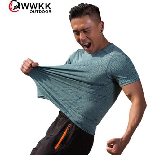 Quick Dry Slim Fit Tees Men Hiking T-Shirts Compression Shirt Tops Bodybuilding Fitness O-Neck Short Sleeve T Shirt Sports Wear