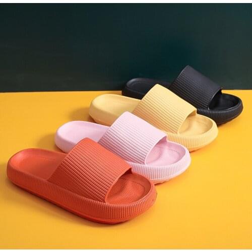 2021 Summer Thick Platform Slippers Women Beach Soft Sole Slide Sandals Man Ladies Indoor Slippers Bathroom Anti-slip Shoes