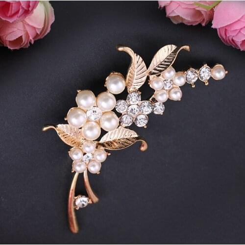 Fashion Pearl Flower Brooch Pin Beautiful Rhinestone Clothes Accessories Elegant Women Party Wedding Bridal Jewelry