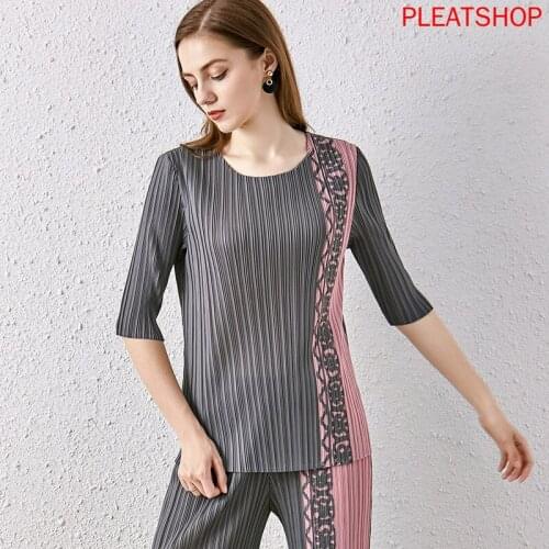Half Sleeved T-shirt Female Miyake Fold Round Neck Side Color Elastic Slim Casual Tops Pleats Vintage Tshirt Women