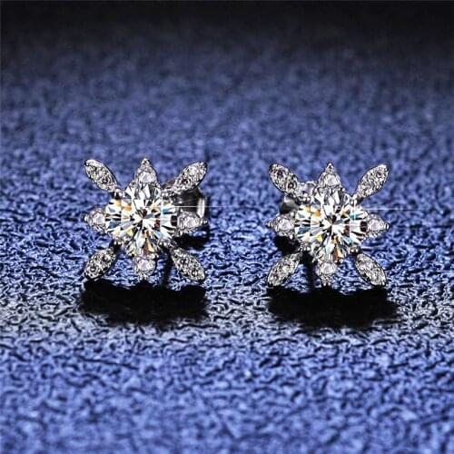 Silver Total 1 Carat Excellent Cut D Color Diamond Test Past Moissanite Snowflake Stud Earrings Women Silver 925 Wedding Jewelry