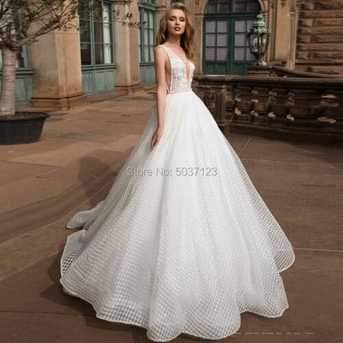 Chic Deep V Neck A Line Tulle Wedding Dresses Sleeveless Lace Appliques Backless Sweep Train Robe De Mariee Vestido De Noiva