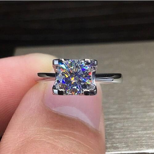 Solid 18K White Gold 1ct 6.5mm AU750 Bull Head Round Brilliant Cut Moissanite Solarite Ring Engagement Ring For Women