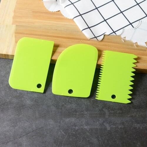 3PCS/Lot Dough Cake Cutter Slicer Spatula for Cake Cream Scraper Pasty Cutters Scraper Irregular Teeth Edge DIY Smoother 2021