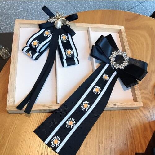 New Fashion Korean Daisy Bow Tie Womens Exaggerated Bow Knot Bee Collar Flower Shirt Accessories Pin Brooch