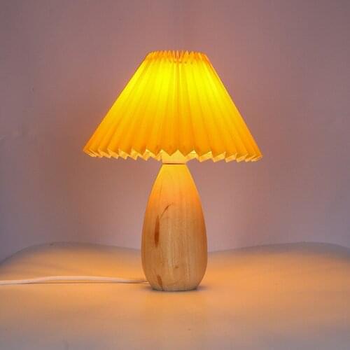 Nordic Bedroom LED Table Lamp Bedside Lamp Solid Wooden Atmosphere Ccreative Pleated Lamp Living Room Decorative LED Desk Lamp