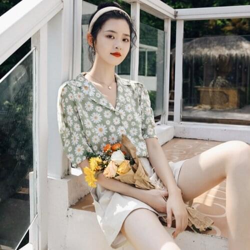 Western Lily Short Blouses