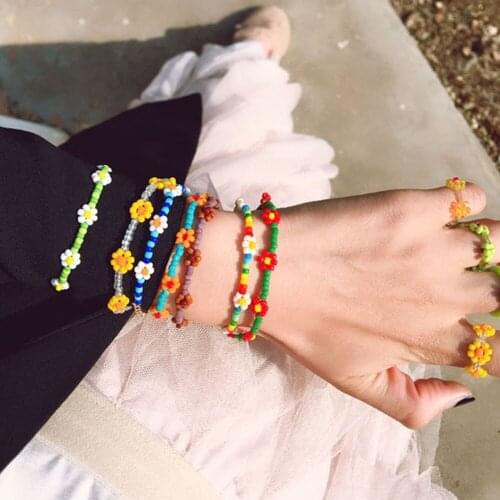 New Korean Cute Flowers Daisy Bracelets Transparent Colorful Beaded Handmade Elastic Wristband for Women Jewelry Dropshipping