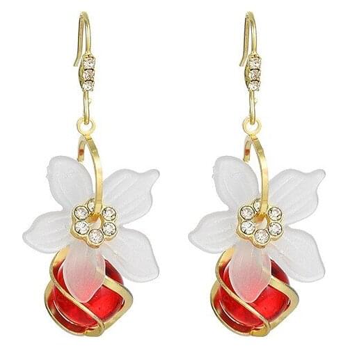 New Earrings Fashion Jewelry Simple Fashion Temperament White Flower Design Short Small Drop Ear Hook Earrings Wholesale
