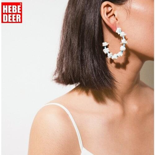 HebeDeer Simple Earrings Female C-shaped Piercing Geometric Temperament Shell Fragment Beads Match Semicircular Earrings Arete