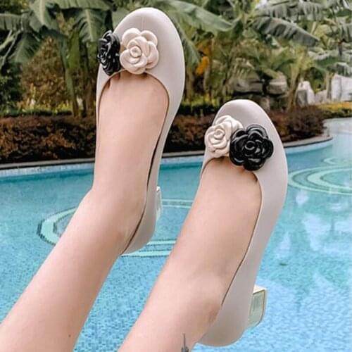 Mixed Color double camellia jelly sandals women slip on round toe soft bottom shoes woman metal chick med heels sandalias femme