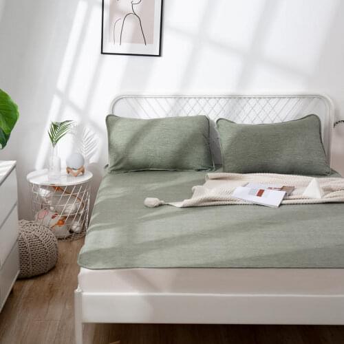 Skin-friendly Summer Sleeping Mat Cool Comfortable Home Bed Mat Breathable Bed Protection Pad Folding Bed Cover 1.5m 1.8m