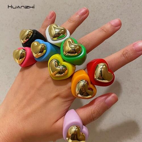 HUANZHI 2021 New Color Love Heart Acrylic Resin Rings Gold Metal Geometric Ring For Women Friends Couple Travel Jewelry Summer