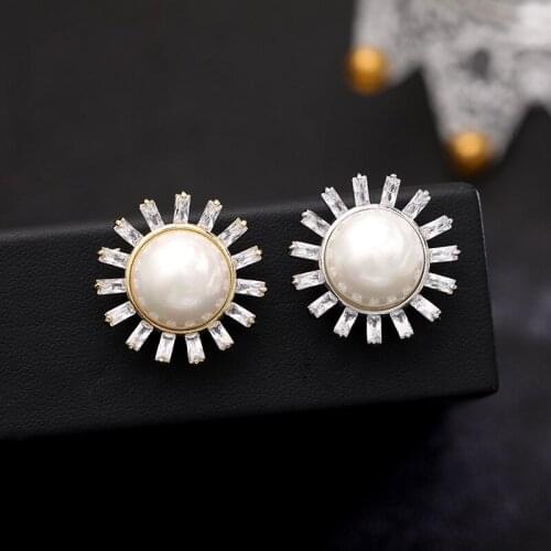 Fashion Sparkling Cubic Zirconia Round Magnet Lapel Pins Without Piercing High Quality Small Brooches For Women Coat Accessories