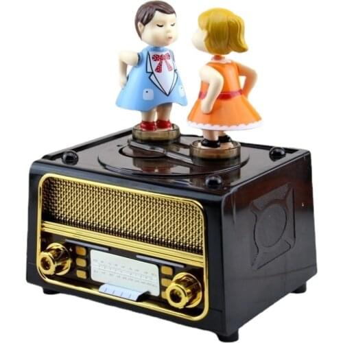 Couple Kiss Music Box Birthday Gift Party Supply Music Box Diy Radio Shape Antique Carved Musical Box Anime Music Box