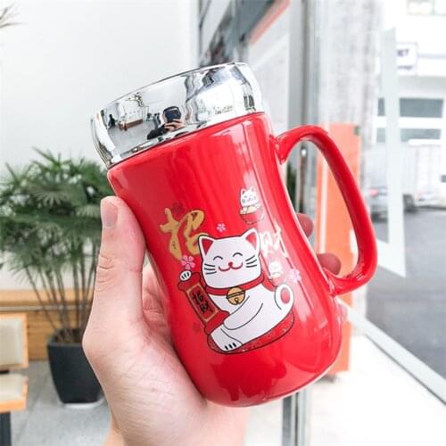 Ceramic Lucky Cat Coffee Mug with Mirror Lid Creative Cute Cartoon Leak-Proof Sealed Tea Cup Maneki Neko Red Glaze Drinkware